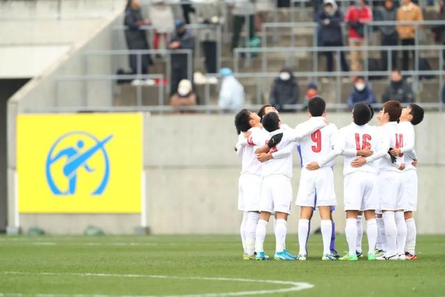 2026石屏异龙湖马拉松落幕 6000名选手体验独特赛道